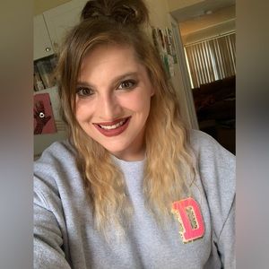 Meet your Posher, Desiree